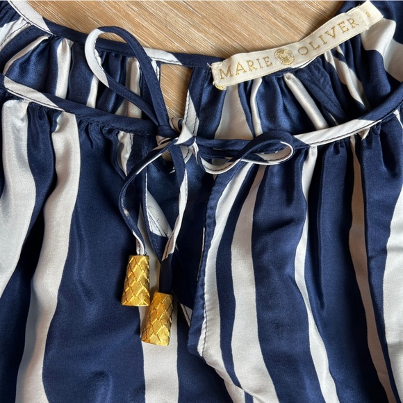 Marie Oliver Silky Patterned Tie-Neck Top – Size Small blue navy - Picture 6 of 7